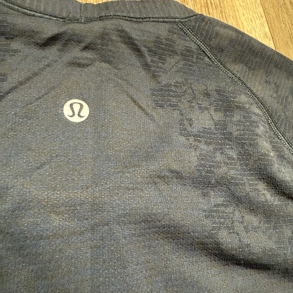 Lululemon Swiftly Tech LS Crew Size 10 Fleur De Lis Shoulder Black Mesh Athletic - Picture 3 of 7